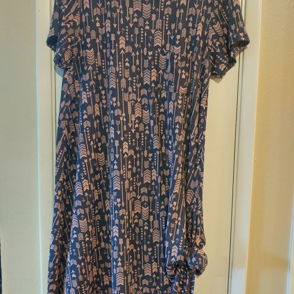 🦄LULAROE ARROW CARLY🦄